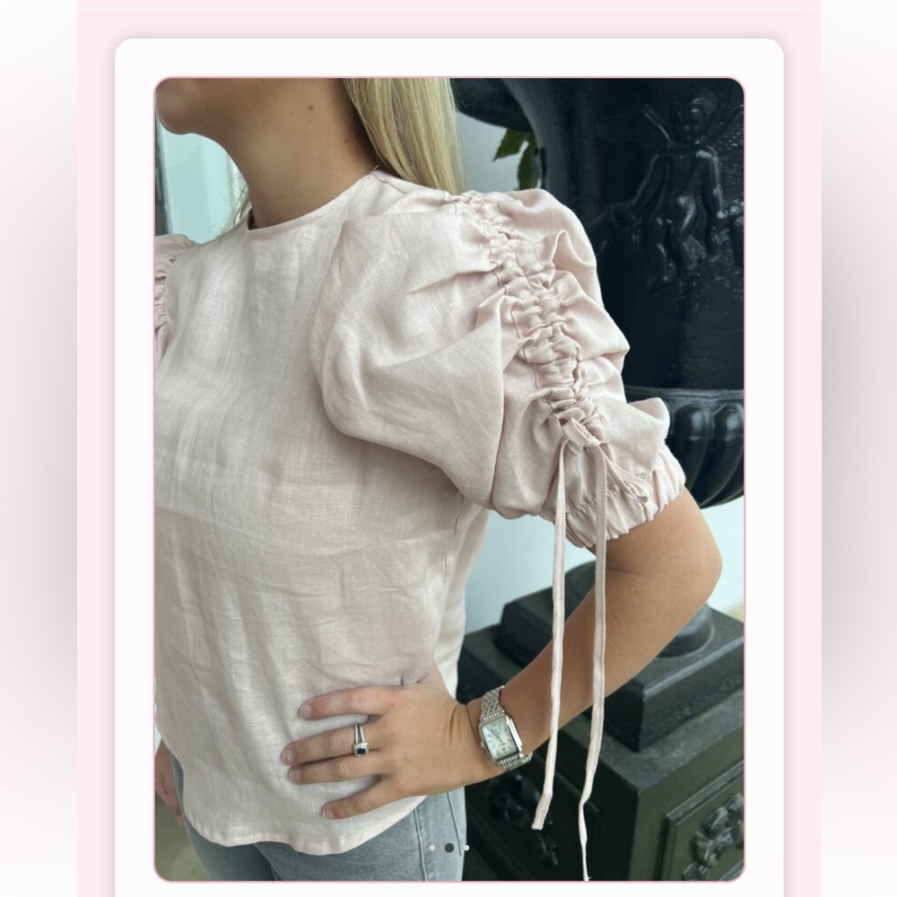 the  gem Francesca Puff Sleeve Blouse